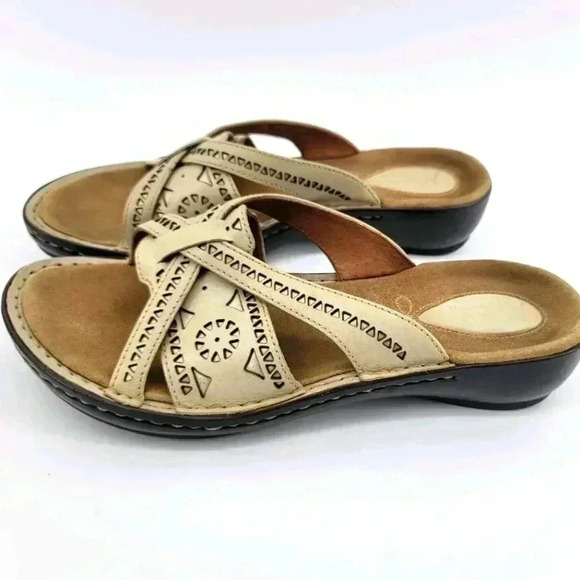 Clark  Artisan Sandals - Picture 1 of 6